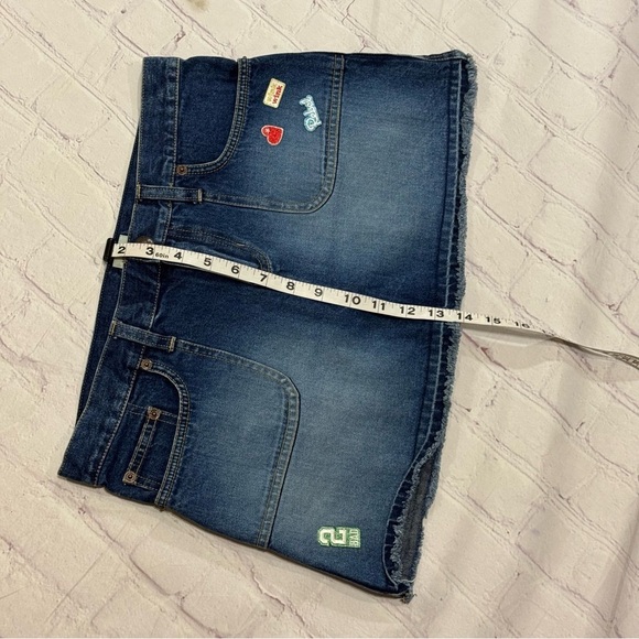ABERCROMBIE & FITCH abercrombie girl’s Denim Mini Skirt with Patches sz 16 EUC - Picture 2 of 8